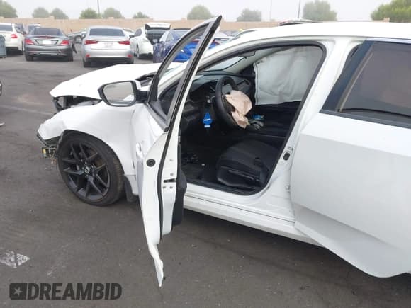 ✅ 2020 Honda Civic LX • VIN: 2HGFC2F64LH537030 • Lot: 43401228. Wystawiony na IAAI z przebiegiem 140 522 mil. Bezpłatny archiwum sprzedaży aukcyjnych z USA i szczegółowy raport historii pojazdu na DreamBid. Zdjęcie 5.