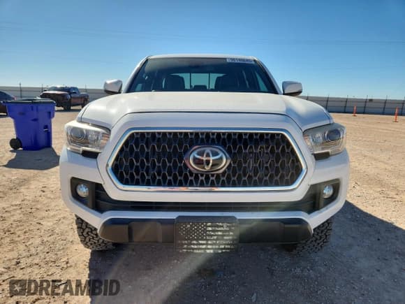 ✅ 2019 Toyota Tacoma TRD Off Road • VIN: 5TFCZ5AN1KX179864 • Lot: 90140645. Listed on Copart with 48,881 mi. Free auction sales archive from the USA and detailed vehicle history report at DreamBid. Image 5.