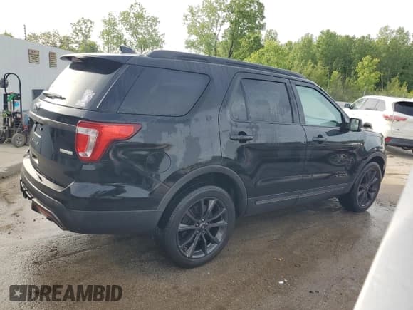 ✅ 2017 Ford Explorer XLT • VIN: 1FM5K7DHXHGD01964 • Lot: 55931385. Listed on Copart with 131,480 mi. Free auction sales archive from the USA and detailed vehicle history report at DreamBid. Image 3.