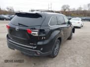 ✅ 2017 Toyota Highlander XLE • VIN: 5TDJZRFH2HS469580 • Lot: 43843833. Listed on IAAI with 120,451 mi. Free auction sales archive from the USA and detailed vehicle history report at DreamBid. Image 6.