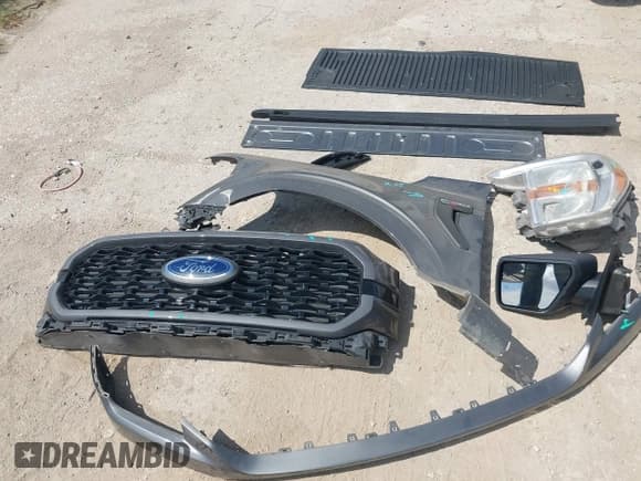 ✅ 2021 Ford F-150 XL • VIN: 1FTEW1EP1MKE81404 • Lot: 43300642. Listed on IAAI with 83,060 mi. Free auction sales archive from the USA and detailed vehicle history report at DreamBid. Image 12.