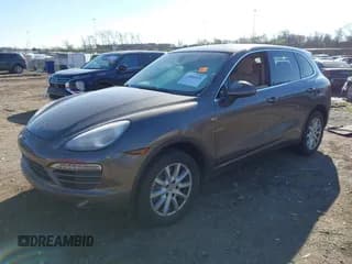 ✅ 2011 Porsche Cayenne • VIN: WP1AA2A28BLA01782 • Lot: 43814332. Wystawiony na IAAI z przebiegiem 236 801 mil. Bezpłatny archiwum sprzedaży aukcyjnych z USA i szczegółowy raport historii pojazdu na DreamBid. Zdjęcie 2.