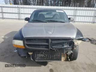 ✅ 1998 Dodge Dakota SLT • VIN: 1B7GL22X3WS718795 • Lot: 46650745. Wystawiony na Copart z przebiegiem 198 682 mil. Bezpłatny archiwum sprzedaży aukcyjnych z USA i szczegółowy raport historii pojazdu na DreamBid. Zdjęcie 5.