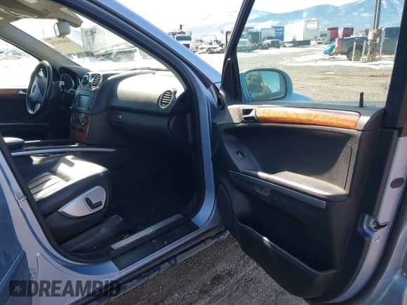 ✅ 2007 Mercedes-Benz M 320 CDI • VIN: 4JGBB22E17A211716 • Lot: 41659224. Wystawiony na IAAI z przebiegiem 150 766 mil. Bezpłatny archiwum sprzedaży aukcyjnych z USA i szczegółowy raport historii pojazdu na DreamBid. Zdjęcie 5.