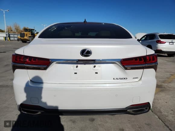 ✅ 2019 Lexus LS 500 • VIN: JTHC51FF8K5005953 • Lot: 90731615. Listed on Copart with 49,920 mi. Free auction sales archive from the USA and detailed vehicle history report at DreamBid. Image 6.