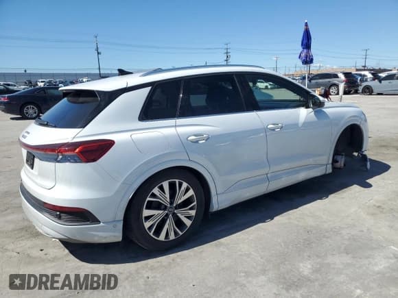 ✅ 2023 Audi Q4 e-tron Premium Plus • VIN: WA1BCBFZ9PP019711 • Лот: 49685115. Опубликован ранее на Copart с пробегом 25 432 миль. Бесплатный доступ к архиву аукционных продаж из США и подробный отчёт об истории автомобиля на DreamBid. Изображение 3.