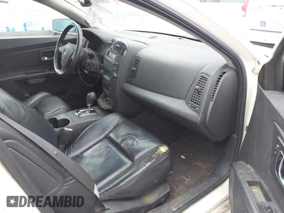 ✅ 2006 Cadillac CTS • VIN: 1G6DM57TX60125263 • Lot: 43531193. Wystawiony na IAAI z przebiegiem 235 453 mil. Bezpłatny archiwum sprzedaży aukcyjnych z USA i szczegółowy raport historii pojazdu na DreamBid. Zdjęcie 5.