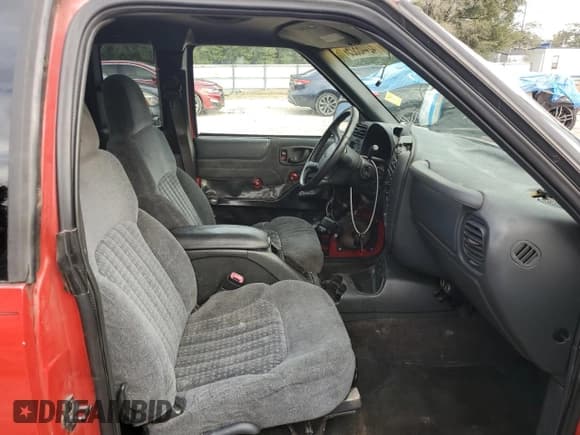 ✅ 2000 Chevrolet S-10 LS Xtreme • VIN: 1GCCS19W4Y8115735 • Лот: 42446525. Опубликован ранее на Copart с пробегом 169 523 миль. Бесплатный доступ к архиву аукционных продаж из США и подробный отчёт об истории автомобиля на DreamBid. Изображение 10.