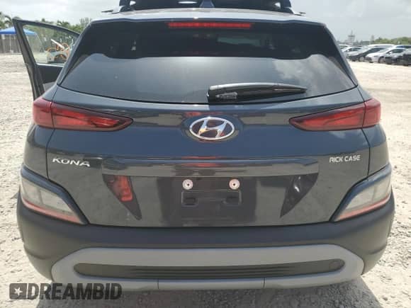 ✅ 2022 Hyundai Kona SEL • VIN: KM8K32AB1NU914152 • Lot: 59475723. Wystawiony na Copart z przebiegiem 1 285 mil mil. Skorzystaj z bezpłatnego archiwum sprzedaży aukcyjnych z USA i zobacz szczegółowy raport historii pojazdu na DreamBid. Zdjęcie 6.