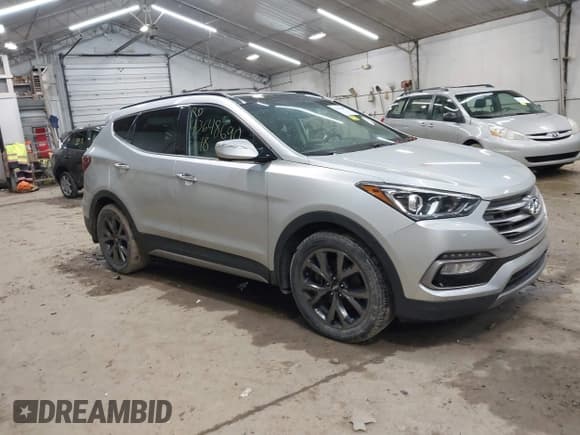 ✅ 2018 Hyundai Santa Fe Ultimate • VIN: 5XYZWDLA5JG532633 • Лот: 43648690. Опубликован ранее на IAAI с пробегом 119 604 миль. Бесплатный доступ к архиву аукционных продаж из США и подробный отчёт об истории автомобиля на DreamBid. Изображение 1.