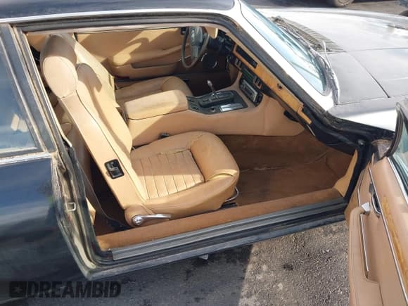 ✅ 1986 Jaguar XJ • VIN: SAJNV5841GC132254 • Лот: 43688219. Опубликован ранее на IAAI с пробегом 83 104 миль. Бесплатный доступ к архиву аукционных продаж из США и подробный отчёт об истории автомобиля на DreamBid. Изображение 5.