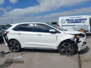 ✅ 2020 Ford Edge ST • VIN: 2FMPK4AP2LBA96000 • Lot: 42023201. Wystawiony na IAAI z przebiegiem 51 417 mil. Bezpłatny archiwum sprzedaży aukcyjnych z USA i szczegółowy raport historii pojazdu na DreamBid. Zdjęcie 14.