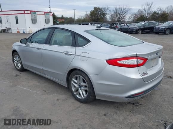 ✅ 2016 Ford Fusion SE • VIN: 3FA6P0H79GR177119 • Lot: 43719191. Wystawiony na IAAI z przebiegiem 106 972 mil. Bezpłatny archiwum sprzedaży aukcyjnych z USA i szczegółowy raport historii pojazdu na DreamBid. Zdjęcie 3.