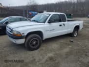 ✅ 2000 Dodge Dakota Sport • VIN: 1B7GG22N0YS754420 • Лот: 46234915. Опубликован ранее на Copart с пробегом 236 355 миль. Бесплатный доступ к архиву аукционных продаж из США и подробный отчёт об истории автомобиля на DreamBid. Изображение 1.