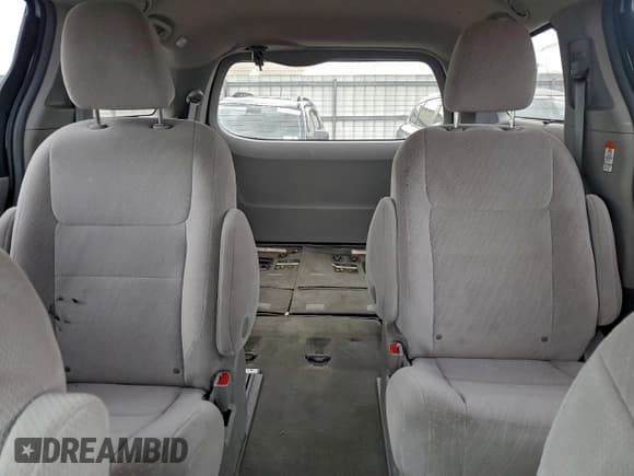 ✅ 2016 Toyota Sienna LE • VIN: 5TDJK3DC2GS145231 • Lot: 92191985. Listed on Copart with 55,085 mi. Free auction sales archive from the USA and detailed vehicle history report at DreamBid. Image 10.