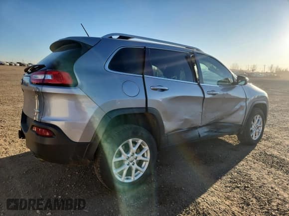 ✅ 2014 Jeep Cherokee Latitude • VIN: 1C4PJMCSXEW111904 • Lot: 90410115. Wystawiony na Copart z przebiegiem 169 933 mil. Bezpłatny archiwum sprzedaży aukcyjnych z USA i szczegółowy raport historii pojazdu na DreamBid. Zdjęcie 3.