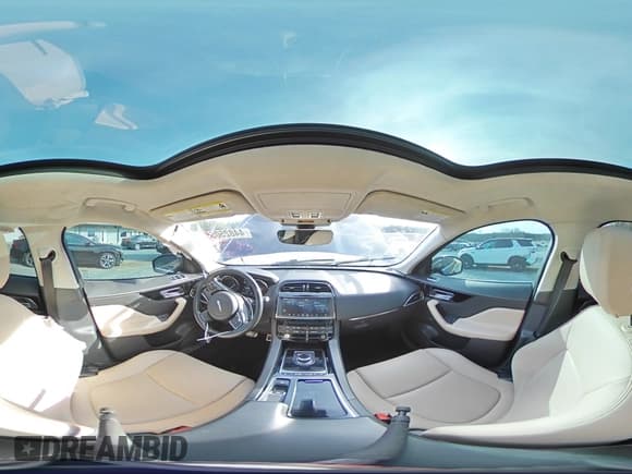 ✅ 2019 Jaguar F-Pace 25t Premium • VIN: SADCJ2FX9KA398045 • Lot: 44825055. Wystawiony na Copart z przebiegiem 88 744 mil. Bezpłatny archiwum sprzedaży aukcyjnych z USA i szczegółowy raport historii pojazdu na DreamBid. Zdjęcie 12.