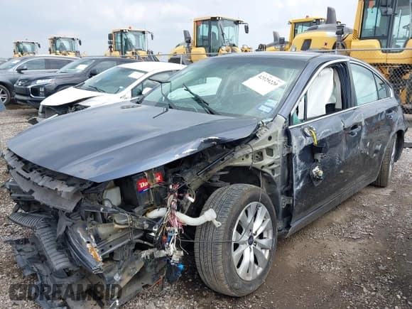 ✅ 2017 Subaru Legacy Premium • VIN: 4S3BNAC62H3067466 • Lot: 42129220. Wystawiony na IAAI z przebiegiem 184 131 mil. Bezpłatny archiwum sprzedaży aukcyjnych z USA i szczegółowy raport historii pojazdu na DreamBid. Zdjęcie 18.