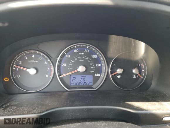 ✅ 2010 Hyundai Santa Fe Limited • VIN: 5NMSKDAG2AH371281 • Lot: 70709854. Listed on Copart with 234,359 mi. Free auction sales archive from the USA and detailed vehicle history report at DreamBid. Image 9.