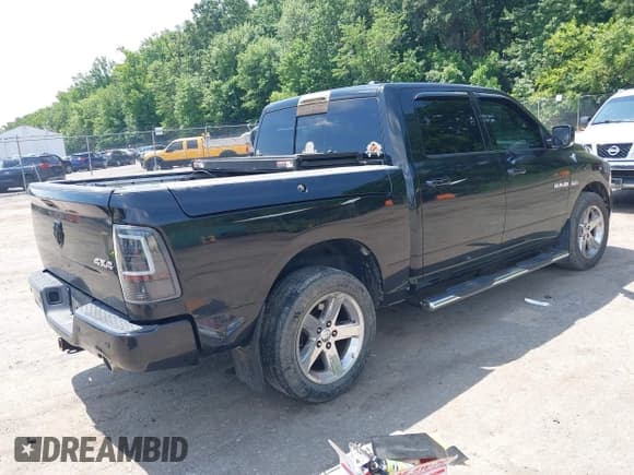 ✅ 2010 Dodge 1500 Sport • VIN: 1D7RV1CT7AS254580 • Lot: 42721490. Wystawiony na IAAI z przebiegiem 193 948 mil. Bezpłatny archiwum sprzedaży aukcyjnych z USA i szczegółowy raport historii pojazdu na DreamBid. Zdjęcie 4.