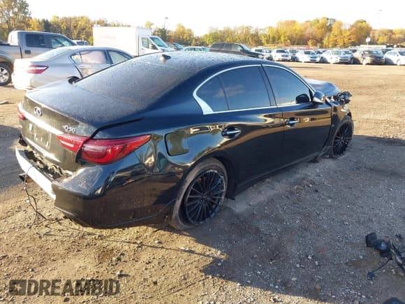 ✅ 2018 Infiniti Q50 Luxe • VIN: JN1EV7AR6JM432084 • Lot: 43517948. Listed on IAAI with 97,565 mi. Free auction sales archive from the USA and detailed vehicle history report at DreamBid. Image 4.