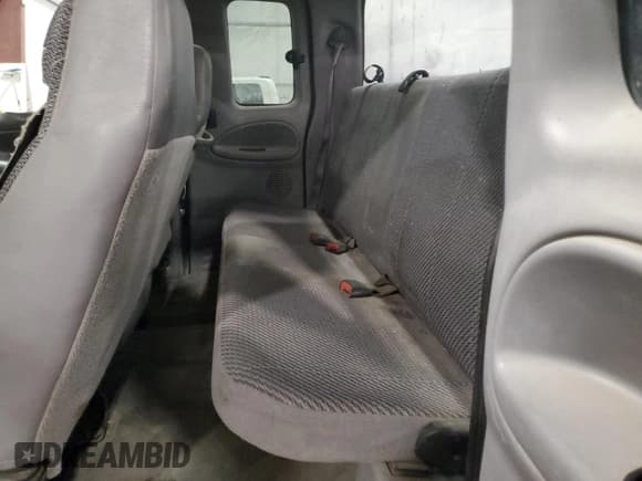 ✅ 2002 Dodge 2500 • VIN: 3B7KF23682M264814 • Lot: 86186845. Wystawiony na Copart z przebiegiem 282 713 mil. Bezpłatny archiwum sprzedaży aukcyjnych z USA i szczegółowy raport historii pojazdu na DreamBid. Zdjęcie 10.