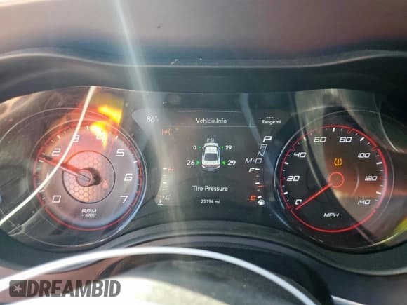 ✅ 2022 Dodge Charger GT • VIN: 2C3CDXHG5NH205087 • Lot: 84484375. Wystawiony na Copart z przebiegiem 25 194 mil. Bezpłatny archiwum sprzedaży aukcyjnych z USA i szczegółowy raport historii pojazdu na DreamBid. Zdjęcie 9.