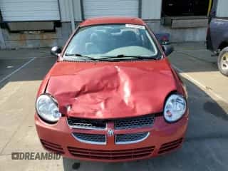 2005 Dodge Neon SXT z VIN 1B3ES56C95D195886, wystawiony jako Copart lot #62166755 z przebiegiem 122 793 mil mil oraz Szkoda całkowita • Salvage title. Historia ofert i sprzedaży dostępna na DreamBid. Obrazek 5.