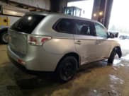 ✅ 2014 Mitsubishi Outlander ES • VIN: JA4AD2A39EZ007538 • Лот: 90595435. Опубликован ранее на Copart с пробегом 151 539 миль. Бесплатный доступ к архиву аукционных продаж из США и подробный отчёт об истории автомобиля на DreamBid. Изображение 3.