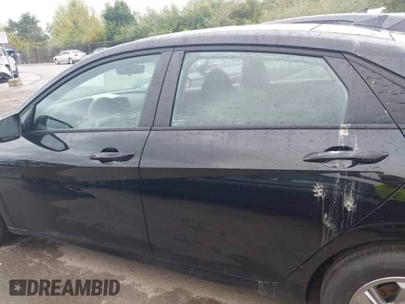 2025 Hyundai Elantra SE с VIN KMHLL4DG4SU015644, выставлен на аукционе IAAI как лот 43265922 с пробегом 5 811 миль миль и . История ставок и продаж доступна на DreamBid. Изображение 14.