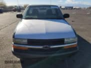 ✅ 1998 Chevrolet S-10 LS • VIN: 1GCCS1446W8168374 • Lot: 41344415. Wystawiony na Copart z przebiegiem 236 977 mil. Bezpłatny archiwum sprzedaży aukcyjnych z USA i szczegółowy raport historii pojazdu na DreamBid. Zdjęcie 5.
