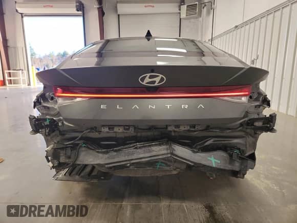 2025 Hyundai Elantra SEL Convenience с VIN KMHLS4DG8SU024009, выставлен на аукционе Copart как лот 90807425 с пробегом 9 698 миль миль и Чистый • Clean title. История ставок и продаж доступна на DreamBid. Изображение 6.