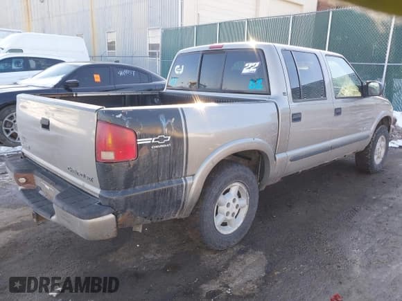 ✅ 2004 Chevrolet S-10 LS • VIN: 1GCDT13X64K122024 • Лот: 41644817. Опубликован ранее на IAAI с пробегом Не указан. Бесплатный доступ к архиву аукционных продаж из США и подробный отчёт об истории автомобиля на DreamBid. Изображение 4.