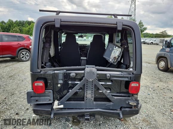 ✅ 2006 Jeep Wrangler Unlimited LWB • VIN: 1J4FA44S26P755784 • Lot: 64491985. Wystawiony na Copart z przebiegiem Nie podano. Bezpłatny archiwum sprzedaży aukcyjnych z USA i szczegółowy raport historii pojazdu na DreamBid. Zdjęcie 6.