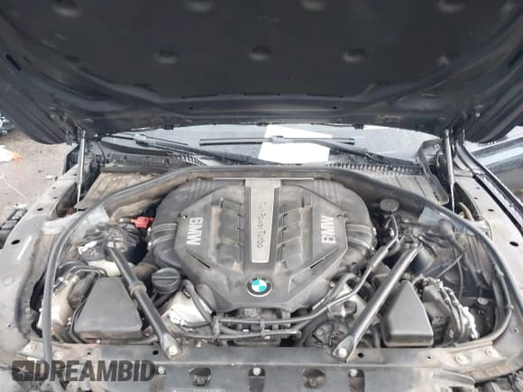 ✅ 2014 BMW 7 Series ALPINA B7 • VIN: WBAYE8C5XED135784 • Lot: 43039631. Wystawiony na IAAI z przebiegiem 103 428 mil. Bezpłatny archiwum sprzedaży aukcyjnych z USA i szczegółowy raport historii pojazdu na DreamBid. Zdjęcie 10.