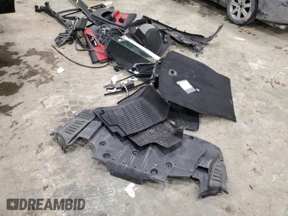 ✅ 2023 Mercedes-Benz C 43 AMG • VIN: W1KAF8HB4PR105840 • Lot: 42127305. Wystawiony na Copart z przebiegiem 16 712 mil. Bezpłatny archiwum sprzedaży aukcyjnych z USA i szczegółowy raport historii pojazdu na DreamBid. Zdjęcie 12.