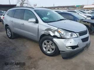 2009 Chevrolet Traverse 2LT z VIN 1GNER23D59S156176, wystawiony jako IAAI lot #41429075 z przebiegiem 166 861 mil mil oraz . Historia ofert i sprzedaży dostępna na DreamBid. Obrazek 1.