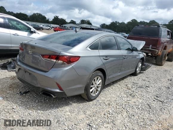 ✅ 2018 Hyundai Sonata SE • VIN: 5NPE24AF0JH622337 • Лот: 83997565. Опубликован ранее на Copart с пробегом Не указан. Бесплатный доступ к архиву аукционных продаж из США и подробный отчёт об истории автомобиля на DreamBid. Изображение 3.