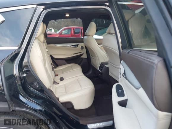 ✅ 2019 Infiniti QX50 Essential • VIN: 3PCAJ5M15KF121001 • Lot: 43742799. Listed on IAAI with 65,323 mi. Free auction sales archive from the USA and detailed vehicle history report at DreamBid. Image 8.