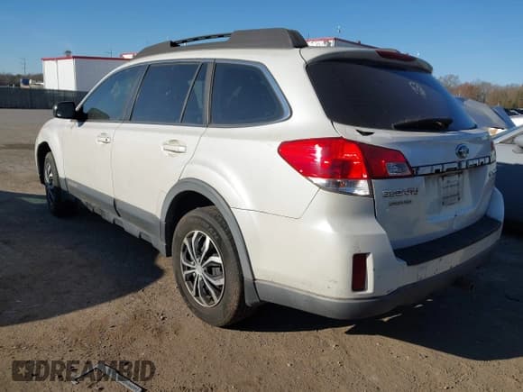 ✅ 2010 Subaru Outback • VIN: 4S4BRBAC1A3361784 • Lot: 43678146. Wystawiony na IAAI z przebiegiem 262 722 mil. Bezpłatny archiwum sprzedaży aukcyjnych z USA i szczegółowy raport historii pojazdu na DreamBid. Zdjęcie 3.