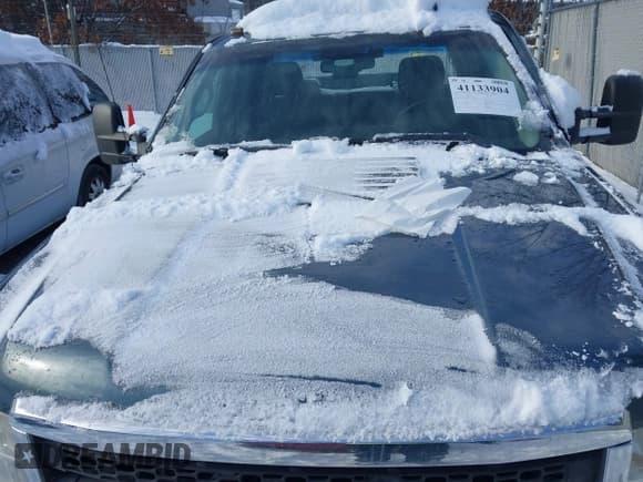 ✅ 2011 GMC Sierra 2500HD SLE • VIN: 1GT120CGXBF225212 • Лот: 41133904. Опубликован ранее на IAAI с пробегом 165 963 миль. Бесплатный доступ к архиву аукционных продаж из США и подробный отчёт об истории автомобиля на DreamBid. Изображение 10.