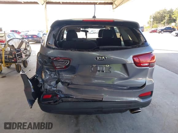 ✅ 2019 Kia Sorento L • VIN: 5XYPG4A38KG598250 • Lot: 43710805. Wystawiony na IAAI z przebiegiem 85 019 mil. Bezpłatny archiwum sprzedaży aukcyjnych z USA i szczegółowy raport historii pojazdu na DreamBid. Zdjęcie 16.