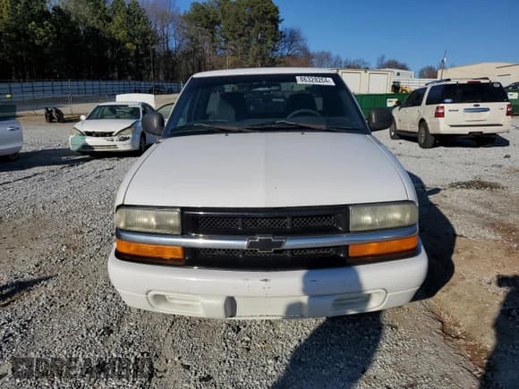 ✅ 2001 Chevrolet S-10 LS • VIN: 1GCCS19W718225703 • Лот: 86328204. Опубликован ранее на Copart с пробегом 243 471 миль. Бесплатный доступ к архиву аукционных продаж из США и подробный отчёт об истории автомобиля на DreamBid. Изображение 5.