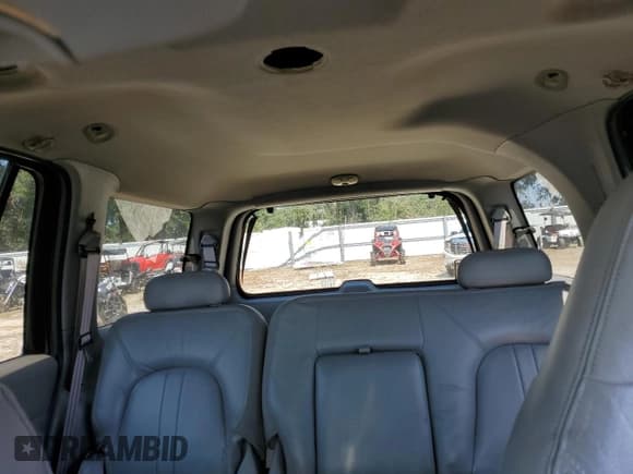 ✅ 2000 Ford Expedition Eddie Bauer • VIN: 1FMPU18L2YLB43481 • Lot: 76192124. Listed on Copart with 126,561 mi. Free auction sales archive from the USA and detailed vehicle history report at DreamBid. Image 10.