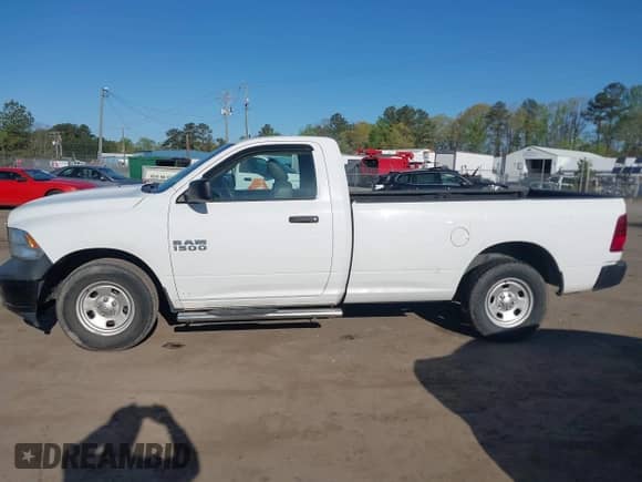 2016 Ram 1500 Tradesman z VIN 3C6JR6DG5GG239657, wystawiony jako IAAI lot #42068193 z przebiegiem 161 465 mil mil oraz . Historia ofert i sprzedaży dostępna na DreamBid. Obrazek 14.