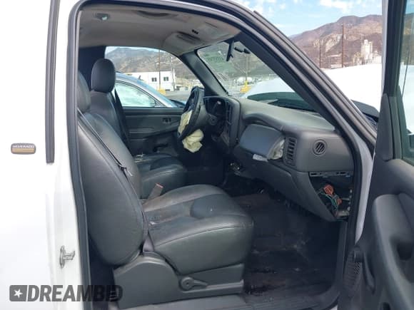 ✅ 2005 Chevrolet Silverado 2500HD Work Truck • VIN: 1GBHC24U55E306015 • Лот: 43353745. Опубликован ранее на IAAI с пробегом 107 546 миль. Бесплатный доступ к архиву аукционных продаж из США и подробный отчёт об истории автомобиля на DreamBid. Изображение 5.