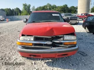 ✅ 2000 Chevrolet Blazer LS • VIN: 1GNDT13W5Y2280679 • Lot: 64712735. Wystawiony na Copart z przebiegiem Nie podano. Bezpłatny archiwum sprzedaży aukcyjnych z USA i szczegółowy raport historii pojazdu na DreamBid. Zdjęcie 5.