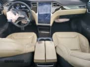 ✅ 2016 Tesla Model S 90D • VIN: 5YJSA1E26GF125389 • Lot: 86315025. Wystawiony na Copart z przebiegiem 112 909 mil. Bezpłatny archiwum sprzedaży aukcyjnych z USA i szczegółowy raport historii pojazdu na DreamBid. Zdjęcie 8.