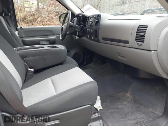 ✅ 2008 Chevrolet Silverado 1500 Work Truck • VIN: 1GCEC14X48Z328085 • Lot: 43686903. Listed on IAAI with 80,441 mi. Free auction sales archive from the USA and detailed vehicle history report at DreamBid. Image 5.