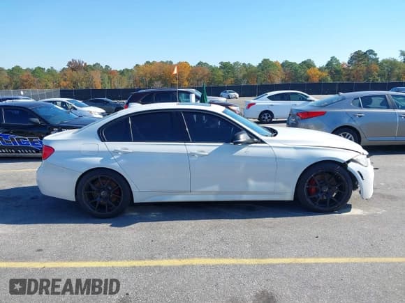 ✅ 2012 BMW 3 Series 335i • VIN: WBA3A9C53CF270246 • Lot: 43638799. Listed on IAAI with 188,000 mi. Free auction sales archive from the USA and detailed vehicle history report at DreamBid. Image 13.